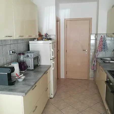 Quarto em Acomodações Particulares And Cozy Two Single Bed Split