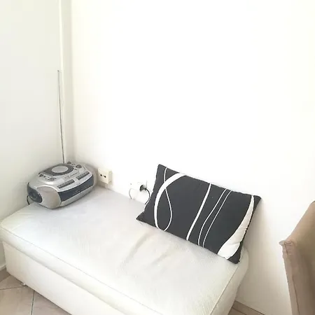 And Cozy Two Single Bed スプリト