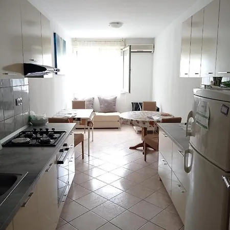 Privatunterkunft And Cozy Two Single Bed *