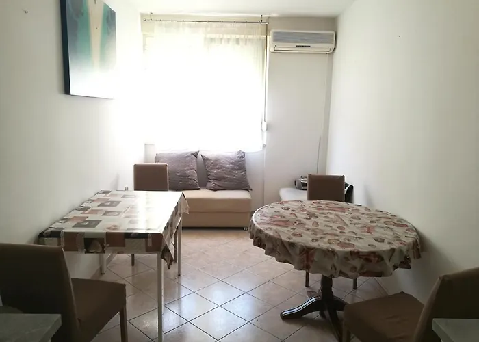 And Cozy Two Single Bed Split