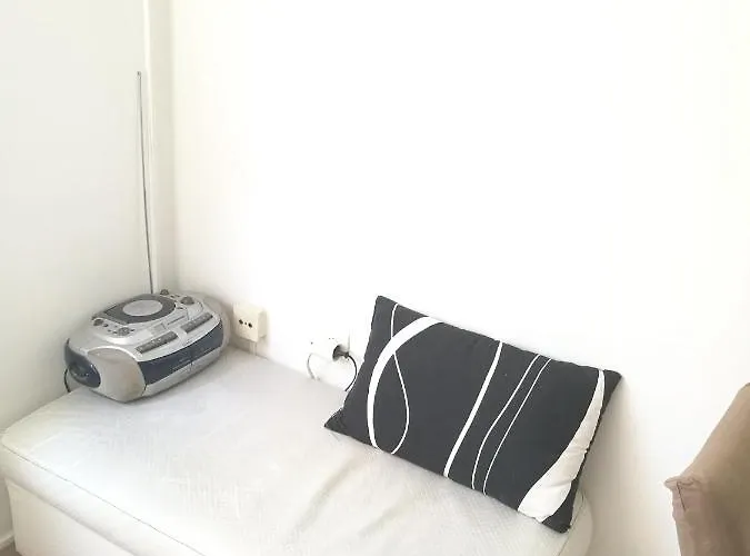 And Cozy Two Single Bed スプリト