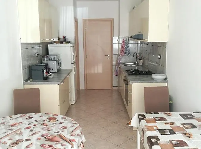 Homestay And Cozy Two Single Bed *