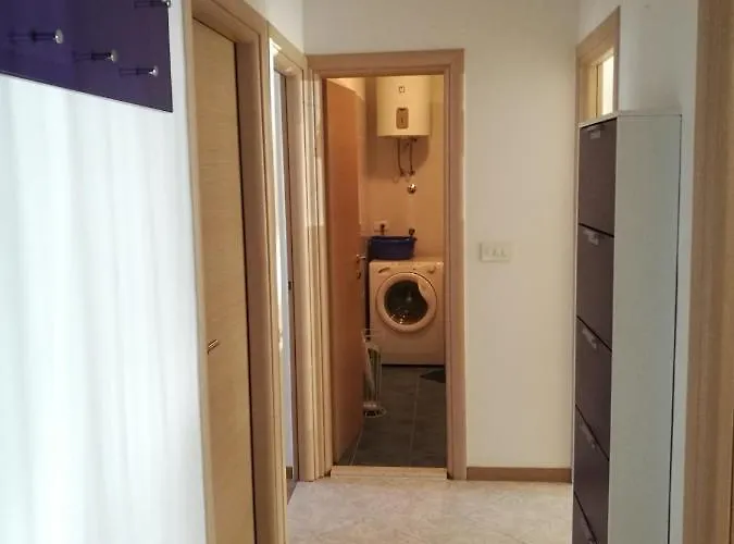 And Cozy Two Single Bed Homestay