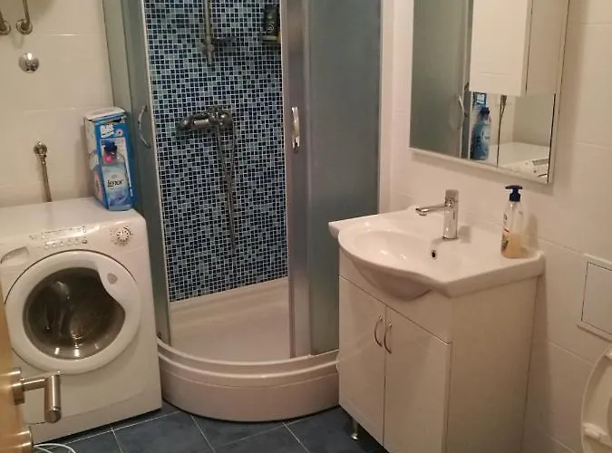 Homestay And Cozy Two Single Bed Split