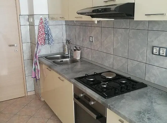 And Cozy Two Single Bed Homestay