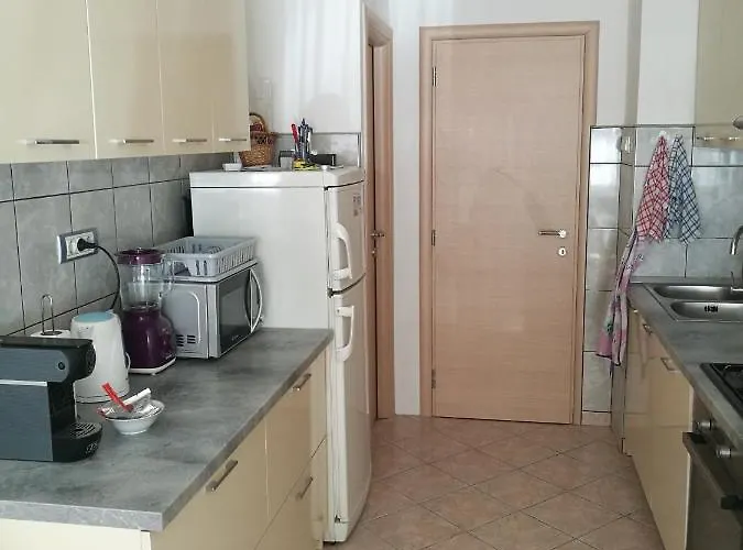 Homestay And Cozy Two Single Bed Split