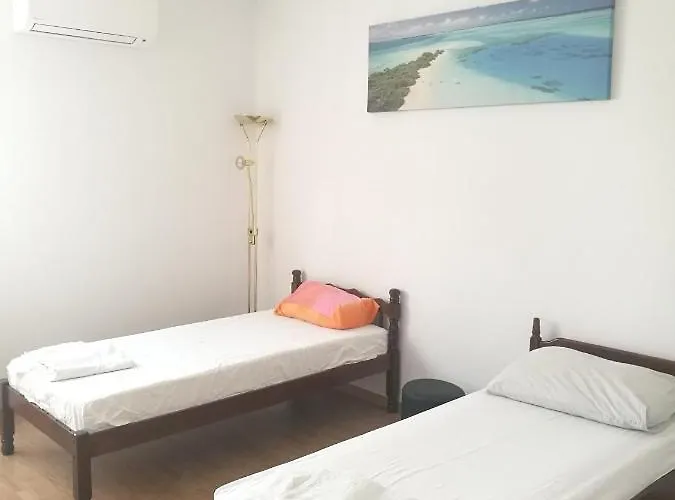 And Cozy Two Single Bed Homestay Split