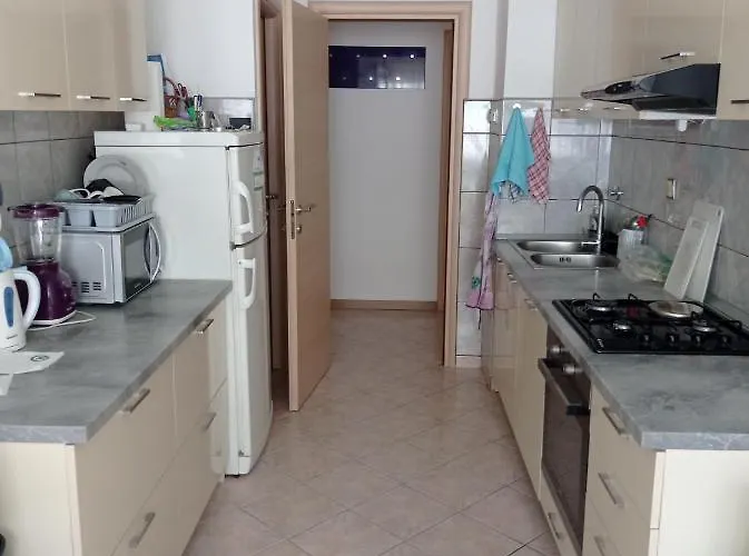 And Cozy Two Single Bed ホームステイ スプリト