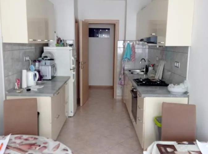 Homestay And Cozy Two Single Bed Split