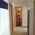 And Cozy Two Single Bed Проживание в семье