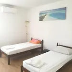 And Cozy Two Single Bed Проживание в семье Сплит