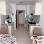 Проживание в семье And Cozy Two Single Bed Сплит